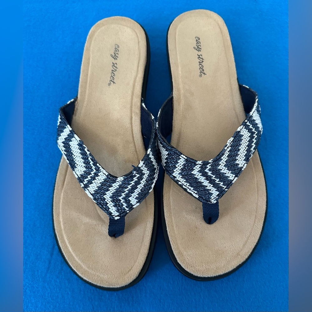 Easy Street Women's Navy and White Sandals